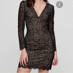 Aritzia Wilfred Lace VNeck Long Sleeve Dress